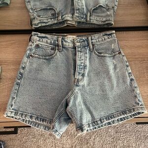 Abercrombie High Waist Dad Short